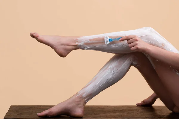 Sexy Frau Rasieren Beine Hygiene Hautpflegekonzept Haarentfernung Frau Rasiert Beine — Stockfoto