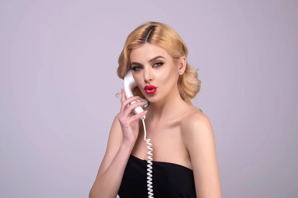 Sexy Žena Mluví Retro Telefonu Portrét Ženy Držící Starý Telefon — Stock fotografie