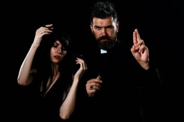 Seksi rahibeyle kilise papazı. Baştan çıkarıcı keşiş. Rahip günahı.