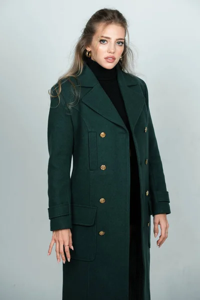 Vogue Female Coat Young Glamour Woman Wearing Stylish Fashion Dress —  Fotos de Stock