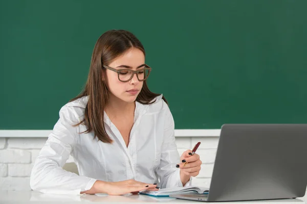 Student Preparing Exam Learning Lessons School Classroom Online Learning School — Stock Photo, Image