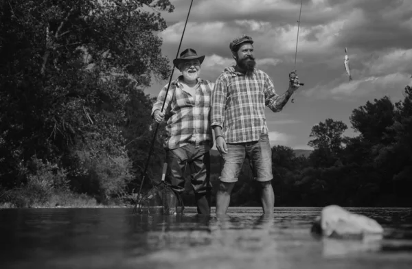 Happy Father Son Together Fishing Summer Day Beautiful Sky River — Stock Photo, Image