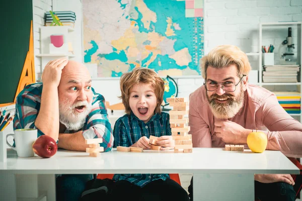 Nonno Padre Figlio Che Giocano Casa Nonno Figlio Divertono Insieme — Foto Stock