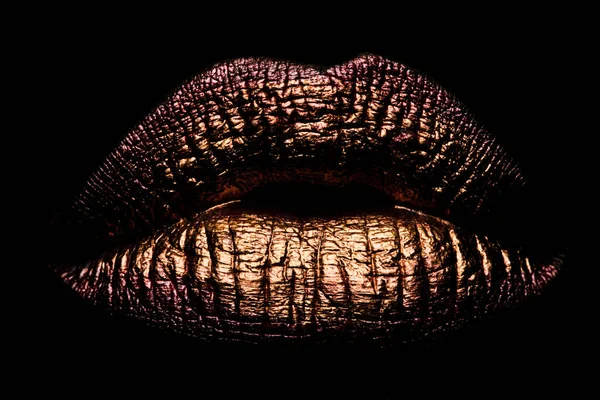Goldene Lippen Nahaufnahme Goldene Metalllippe Schönes Make Goldener Lippenglanz Auf — Stockfoto