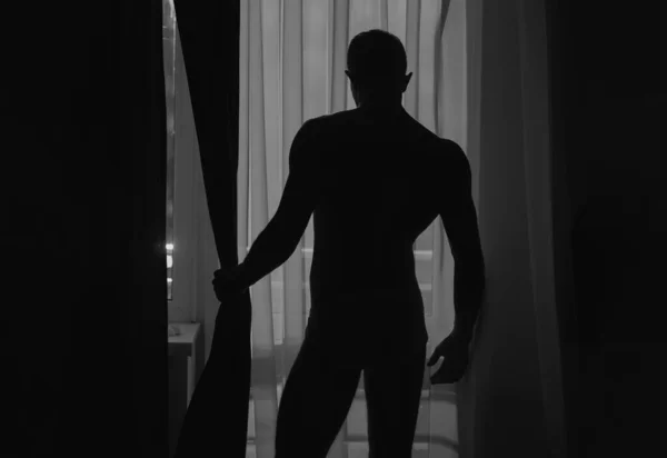 Sexig Bögsiluett Sexig Naken Muskulös Man Bredvid Fönstret Skjortlös Man — Stockfoto