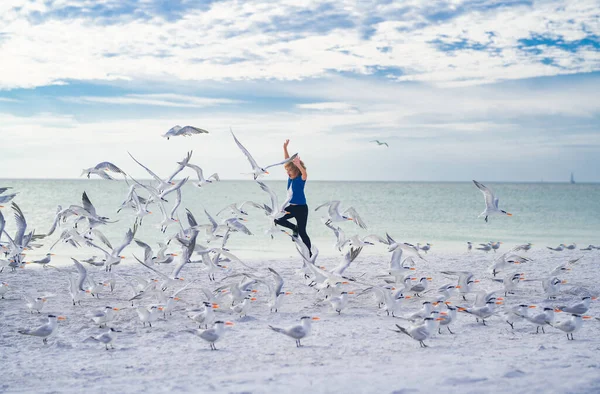 Happy Childhood Child Run Seagulls Beach Summer Time Cute Little — Stock Photo, Image