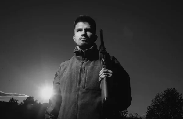 Avcılık Dişli Avcılık Giyim Hunter Avı Tüfeği Silahla Açık Kapalı — Stok fotoğraf