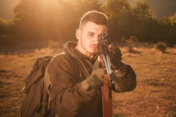 Avcı Klasiği Avcı Avda Tüfeği Tabancası Ile Kapalı Açık Sezonu — Stok fotoğraf