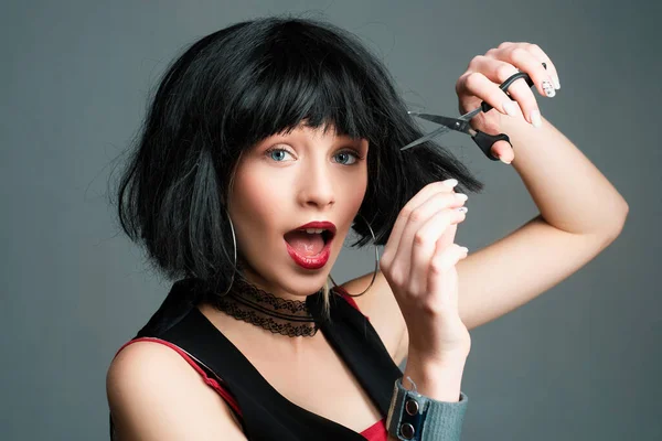 Beautiful Girl Scissors Barber Scissors Black Hair Close Portrait Beautiful — Stock Photo, Image