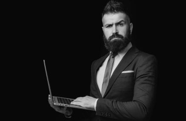 İş hoş geldiniz. El sıkışma, iş adamı ile el sallamak. Dizüstü iş. Yeni iş Kiralık. Müşteriler elini sıkarken. Kurumsal tebrik el. Dizüstü bilgisayar kavramı