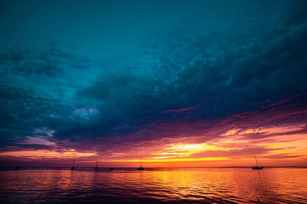 Sonnenuntergang Oder Sonnenaufgang Meer Oder Meer Naturlandschaft Hintergrund Wolken Mit — Stockfoto