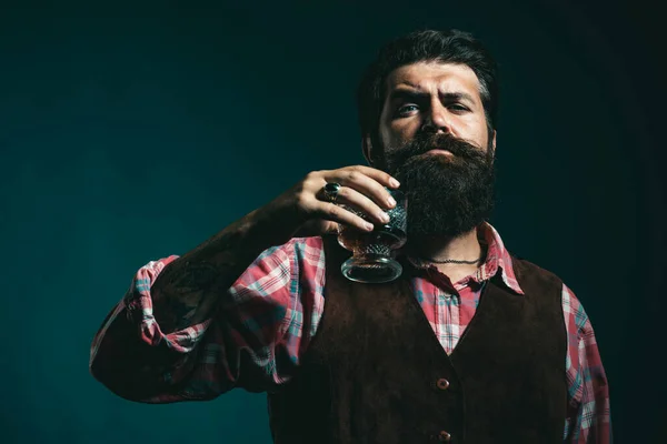 Alcohol Concept Handsome Bearded Businessman Drinking Expensive Whisky Old Traditional — ストック写真
