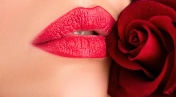 Mooie Vrouw Lippen Mond Met Roos Banner — Stockfoto
