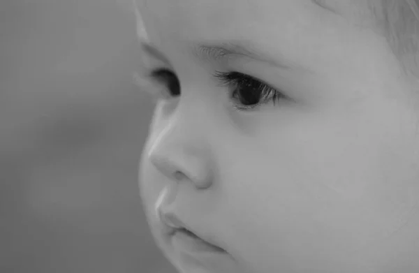 Retrato Bebé Concepto Niños Macro Recortado Cara Cerca Cabeza Disparar — Foto de Stock