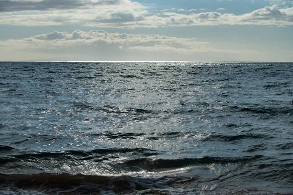 Αφηρημένο Φόντο Της Θάλασσας Κύματα Νερού Στο Φως Του Ήλιου — Φωτογραφία Αρχείου