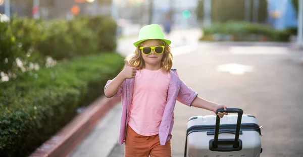Traveler Tourist Kid Casual Clothes Fashion Sunglasses Hat Hold Suitcase — Stock Photo, Image