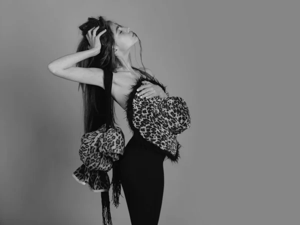 Sensual Fashion Woman Animal Print Clothes Woman Leopard Dress Trendy — Stock Photo, Image