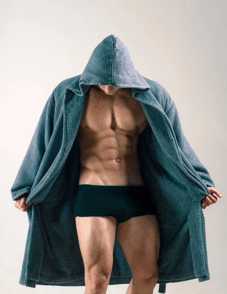 Çamaşırlı Kaslı Erkek Model Sabah Antrenmandan Sonra Eşcinsel Bir Adam — Stok fotoğraf