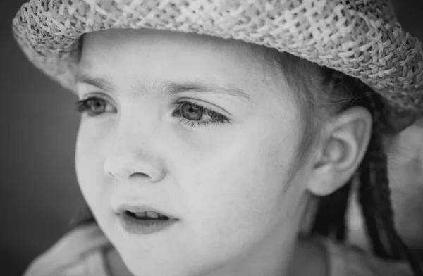 Ηλιόλουστο Παιδικό Πορτρέτο Παιδιά Θετικά Συναισθήματα Καλοκαιρινές Κοντινό Πορτρέτο Του — Φωτογραφία Αρχείου
