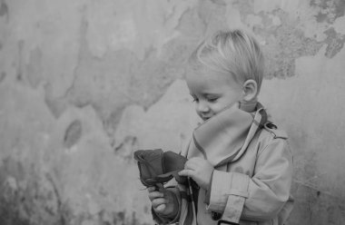 Küçük çocuk kutlamak Sevgililer. Sevgililer günü kartları. Saint Valentine. Sevgililer günü: Hediye, romantik ve tarihi