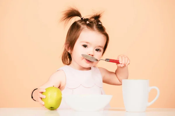 Linda Comida Para Bebés Bebés Comiendo Niño Comiendo Comida Saludable — Foto de Stock