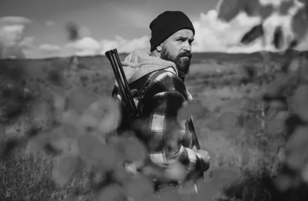 Herbstliche Jagdsaison Jäger Mit Gewehr Auf Jagd Herbstjagd Wilderer Mit — Stockfoto