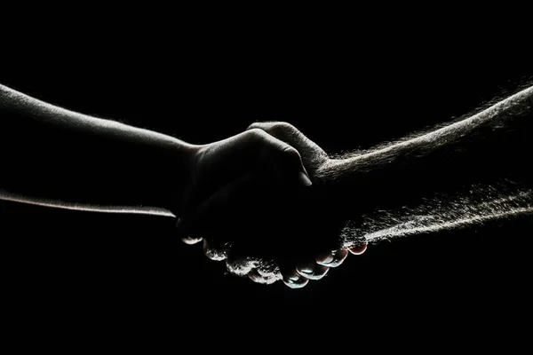 两个搭档握手 男人的手被救了友好的握手 朋友的问候 帮助手势或手 帮助的手 — 图库照片