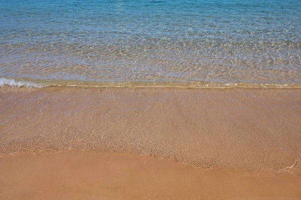 Strand Med Gyllene Sand Turkost Havsvatten Panoramautsikt Över Havet Naturlig — Stockfoto