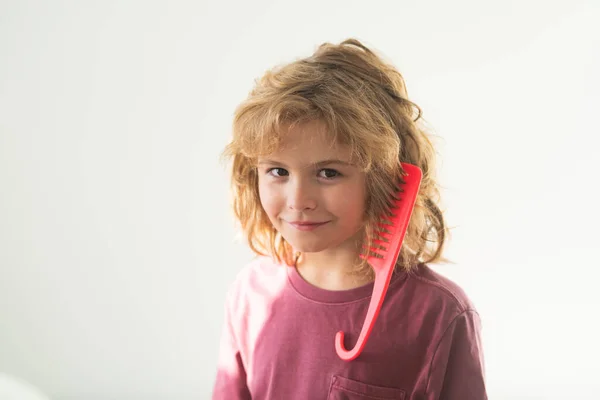 Kapper Voor Kinderen Kinderen Haarverzorging Concept Portret Van Kind Borstelen — Stockfoto
