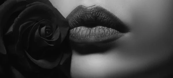 Läppar Med Läppstift Närbild Skönhet Röda Läppar Makeup Detalj Vacker — Stockfoto
