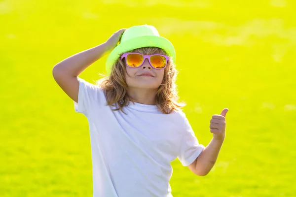 Copii Vară Pălărie Ochelari Soare Portret Copil Parc Primăvară Aer — Fotografie, imagine de stoc