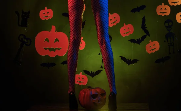 Damenbekleidungsgeschäft Feiert Halloween Die Beliebtesten Süßigkeiten Halloween Weiblich Mit Sexy — Stockfoto