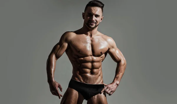 Sexig Man Med Muskulös Kropp Och Bara Överkropp Muskulös Skjorta — Stockfoto