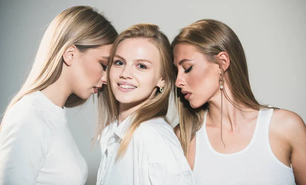 Fashion Sensueel Portret Van Groep Mode Modellen Meisjes Poseren Studio — Stockfoto