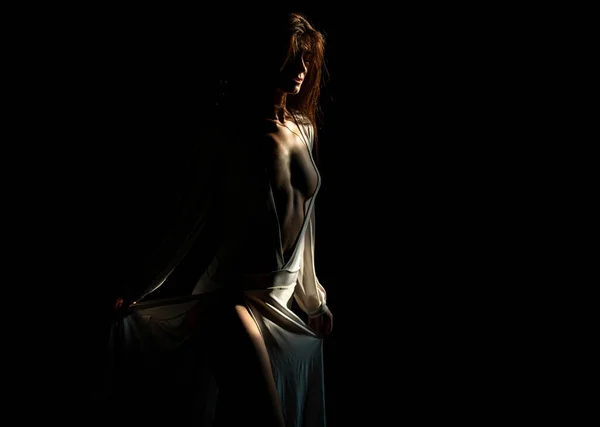 Чуттєва Дівчина Сексуальним Платтям Модна Модель Красивим Обличчям Ніжна Жінка — стокове фото