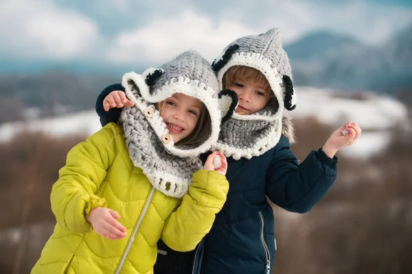 Little Girl Boy Enjoying Winter Playing Winter Forest Children Siblings — 图库照片