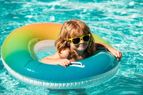 Summer Child Vacation Summertime Weekend Boy Swiming Pool Kid Aquapark — Stock Photo, Image