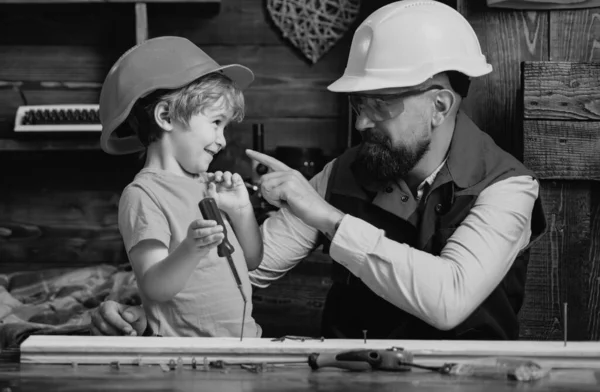 Tools Construction Father Teaching Little Son Use Carpenter Tools Hammering — Stock Photo, Image