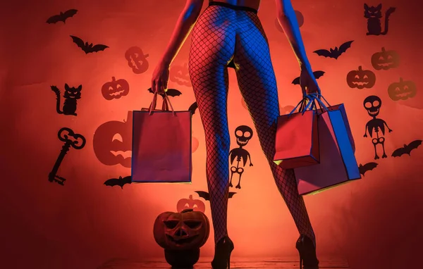 Sexy Frau Auf Orangefarbenem Halloween Hintergrund Erotische Damenmode Sexy Gesäß — Stockfoto