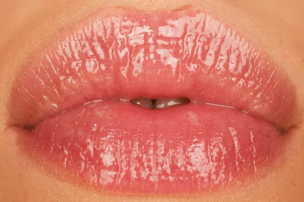 Ekstremalne Zbliżenie Ust Makro Sexy Warga Zbliżenie Błyszczące Luksusowe Usta — Zdjęcie stockowe