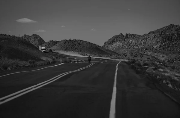 美国亚利桑那州的一条空旷的风景大道 美国的道路 — 图库照片