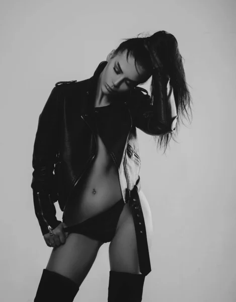 Arroganz Und Provokation Erotische Sinnliche Frau Mit Sexy Körper Leidenschaft — Stockfoto