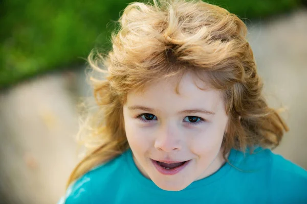Adorable Little Girl Boy Closeup Outdoors Summer Kids Face Close — ストック写真