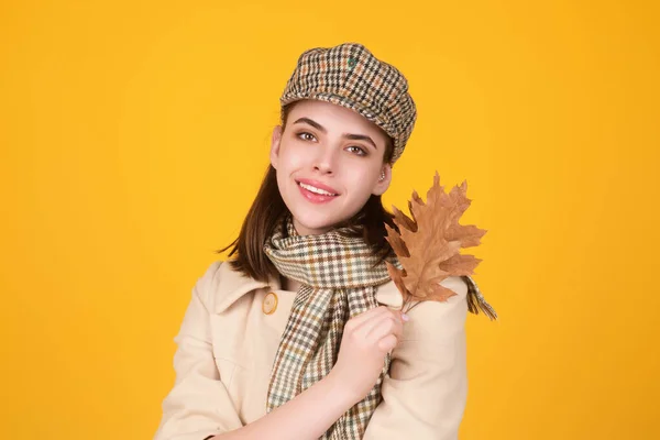 Mujer Hipster Moda Traje Otoño Moda Sombrero Elegante Hermosa Chica —  Fotos de Stock