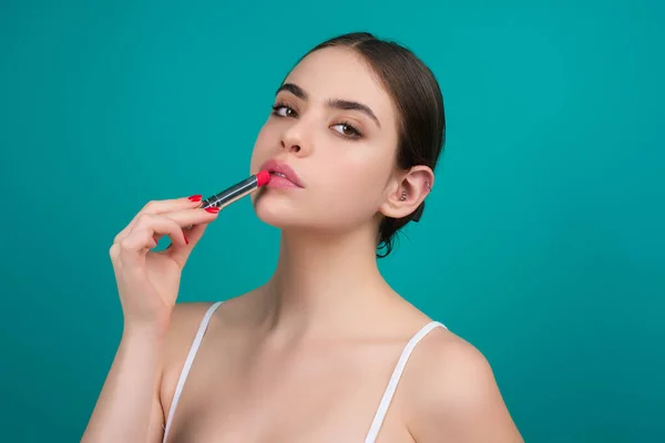 Gorgeous Young Woman Stylish Makeup Girl Posing New Lipstick Studio — ストック写真