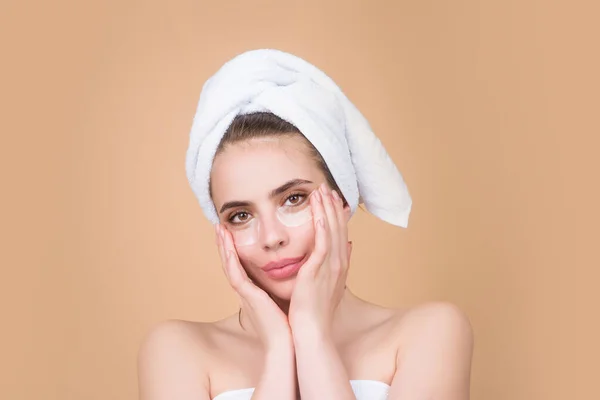 Eye Patches Patch Eyes Young Woman Towel Head Use Facial — Stock Photo, Image