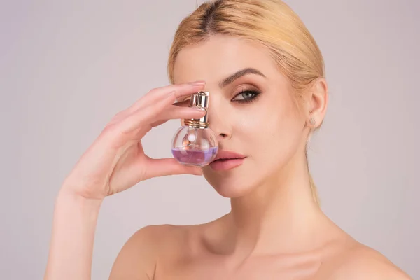 Female Perfume Girl Perfume Young Beautiful Woman Holding Bottle Perfume — Stock Photo, Image