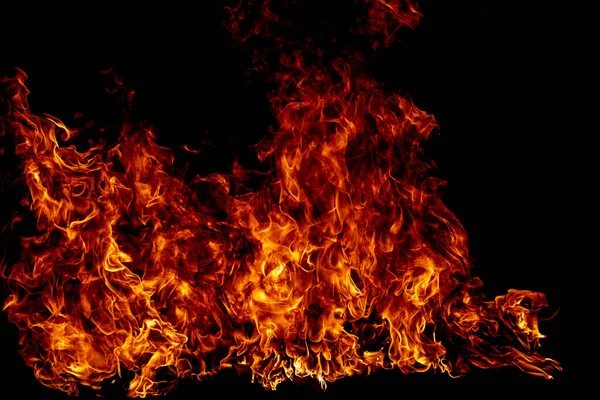 着火的火 在黑色的背景上点着灯 黑色背景的火焰 火灾背景摘要 — 图库照片