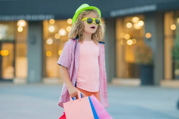 Discounts Sales Happy Child Shopping Bags Little Child Shopping Trends — Stock Photo, Image