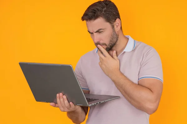 Man Using Laptop Man Worker Watch Video Computer Laptop Serious —  Fotos de Stock